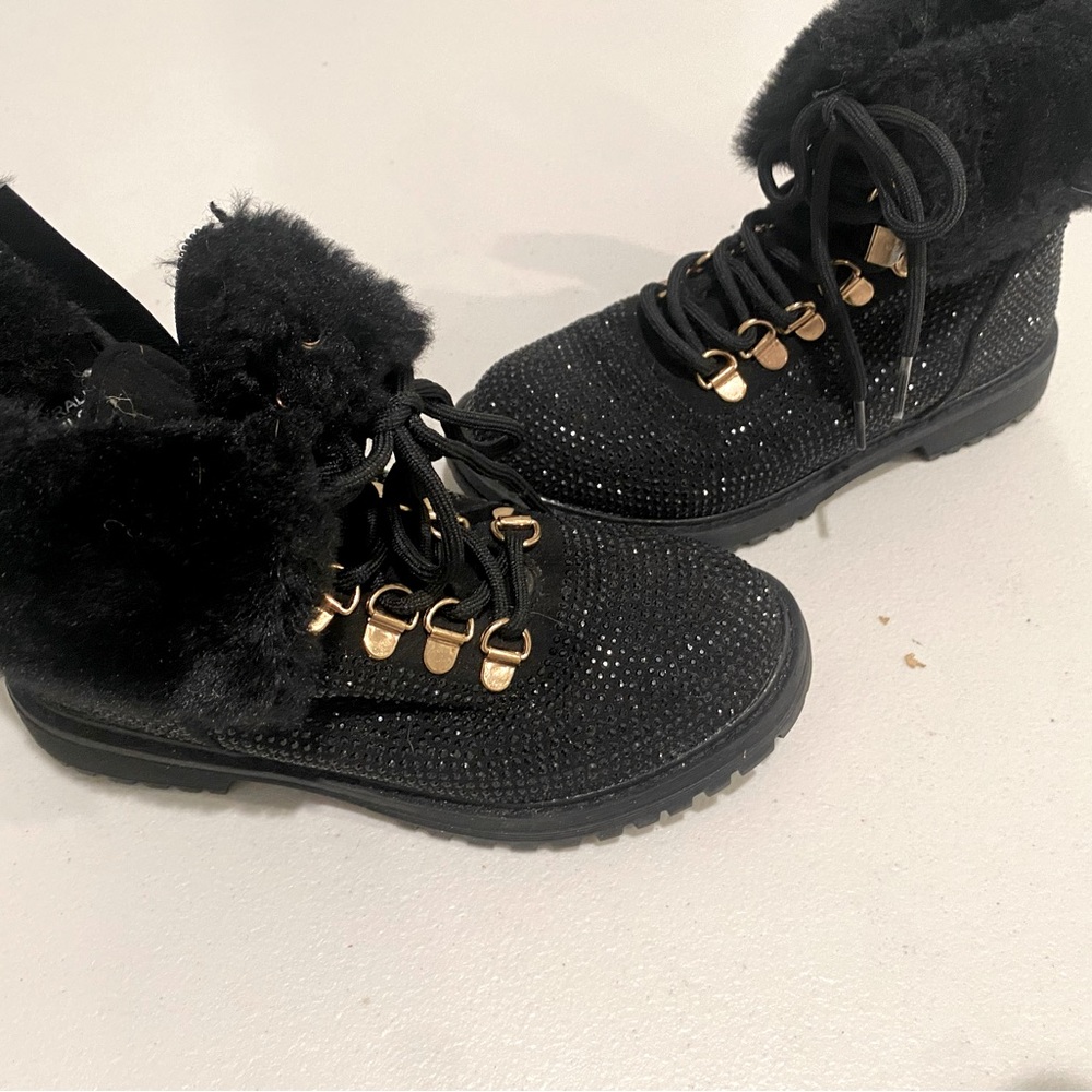 Dolce Vita Size 2 Boots! Amazing condition!